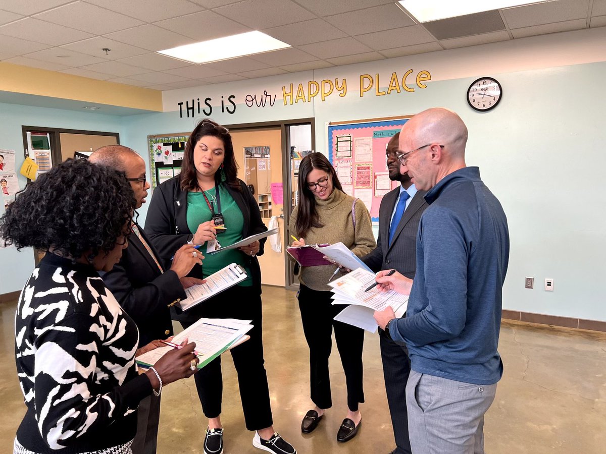 Leigha_Curry7's tweet image. Today is #GivingTuesday2024 &amp;amp; I’m giving “shout outs!” They are 5️⃣ Minds  with 1️⃣mission. Thank you Mr. Fisher for building a culture of collaboration. #BetterTogether #EliteAchievers