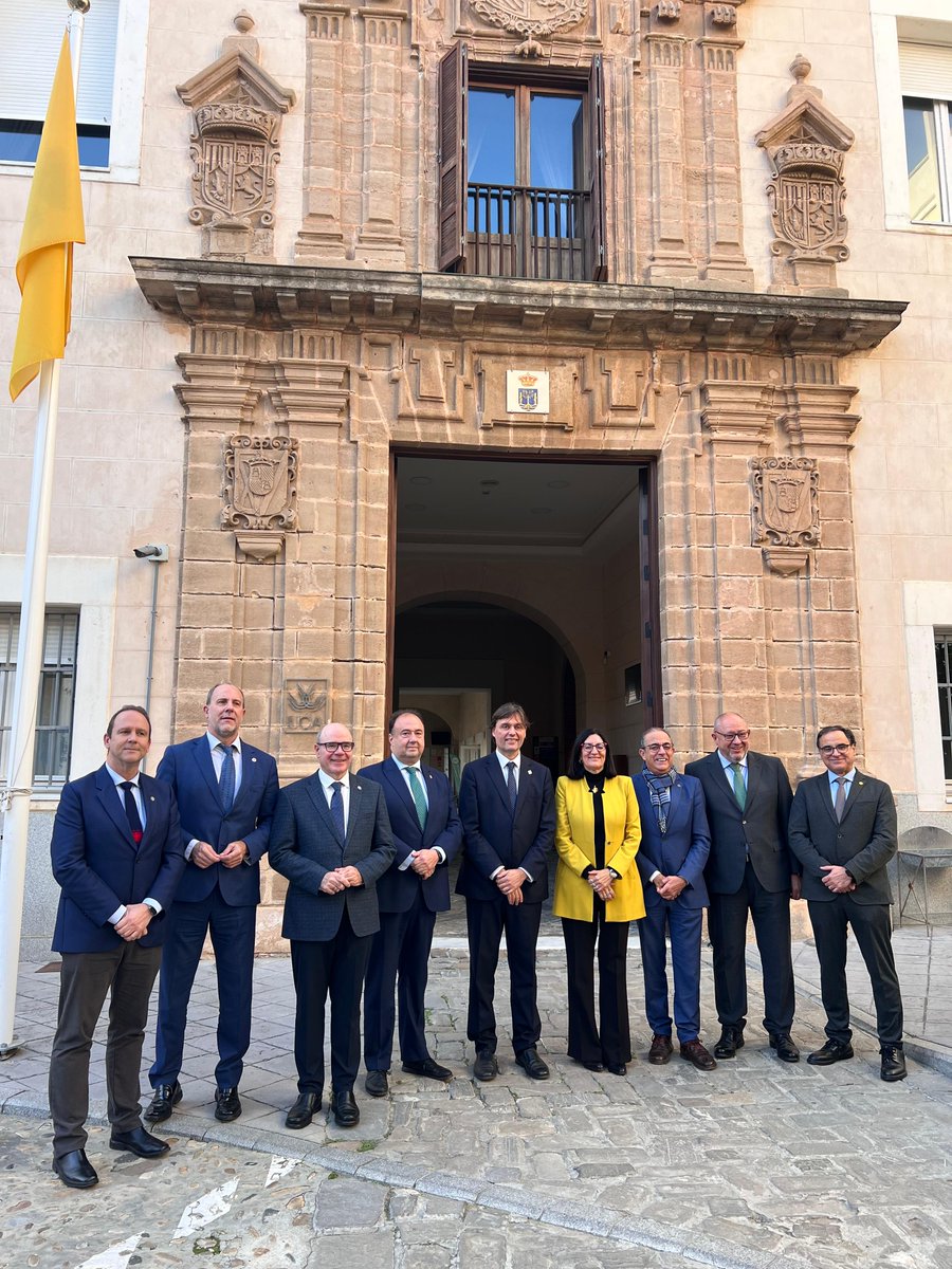 Pablo de Olavide (@pablodeolavide) on Twitter photo 📢 Francisco Oliva (<a href="/PacoOlivaUPO/">Paco Oliva</a>), portavoz de las Universidades Públicas de Andalucía (AUPA) y rector de la Universidad Pablo de Olavide:
💬 "Nos consta que la <a href="/UniversidadAnd/">Consejería Universidad, Investigación e Innovación</a> y <a href="/EconoHaciendAND/">Consejería de Economía, Hacienda y Fondos UE 🇪🇺</a> están gestionando el pago pendiente de 2024, pero aún faltan 87M€ en los 📢 Francisco Oliva (<a href="/PacoOlivaUPO/">Paco Oliva</a>), portavoz de las Universidades Públicas de Andalucía (AUPA) y rector de la Universidad Pablo de Olavide:
💬 "Nos consta que la <a href="/UniversidadAnd/">Consejería Universidad, Investigación e Innovación</a> y <a href="/EconoHaciendAND/">Consejería de Economía, Hacienda y Fondos UE 🇪🇺</a> están gestionando el pago pendiente de 2024, pero aún faltan 87M€ en los