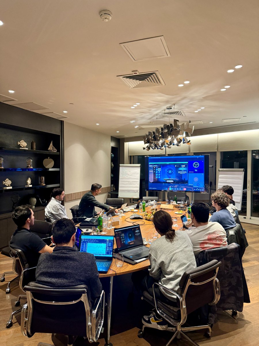 Hungri Games tweet media