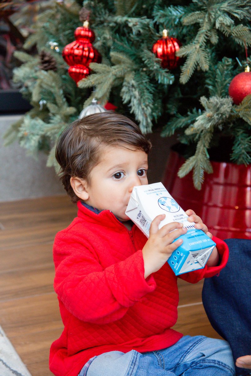 WaterMattersMX's tweet photo. 🎄✨ ¡It's beginning to look a lot like Christmas! ✨🎄

En Water Matters, ya estamos con todo el espíritu navideño... ¿y tú? 👀
-
#WaterMatters
#SinPlasticoesFantastico
https://t.co/dWKZssQXMl https://t.co/wJ76cPF8bk