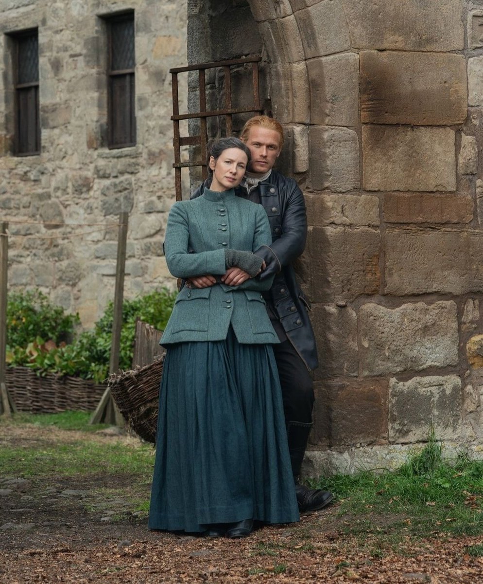 I just hope by the end of 7B they will be back together! They have to be .... God i'm so scared for what's to come in the next eps 😳😖 #Outlander