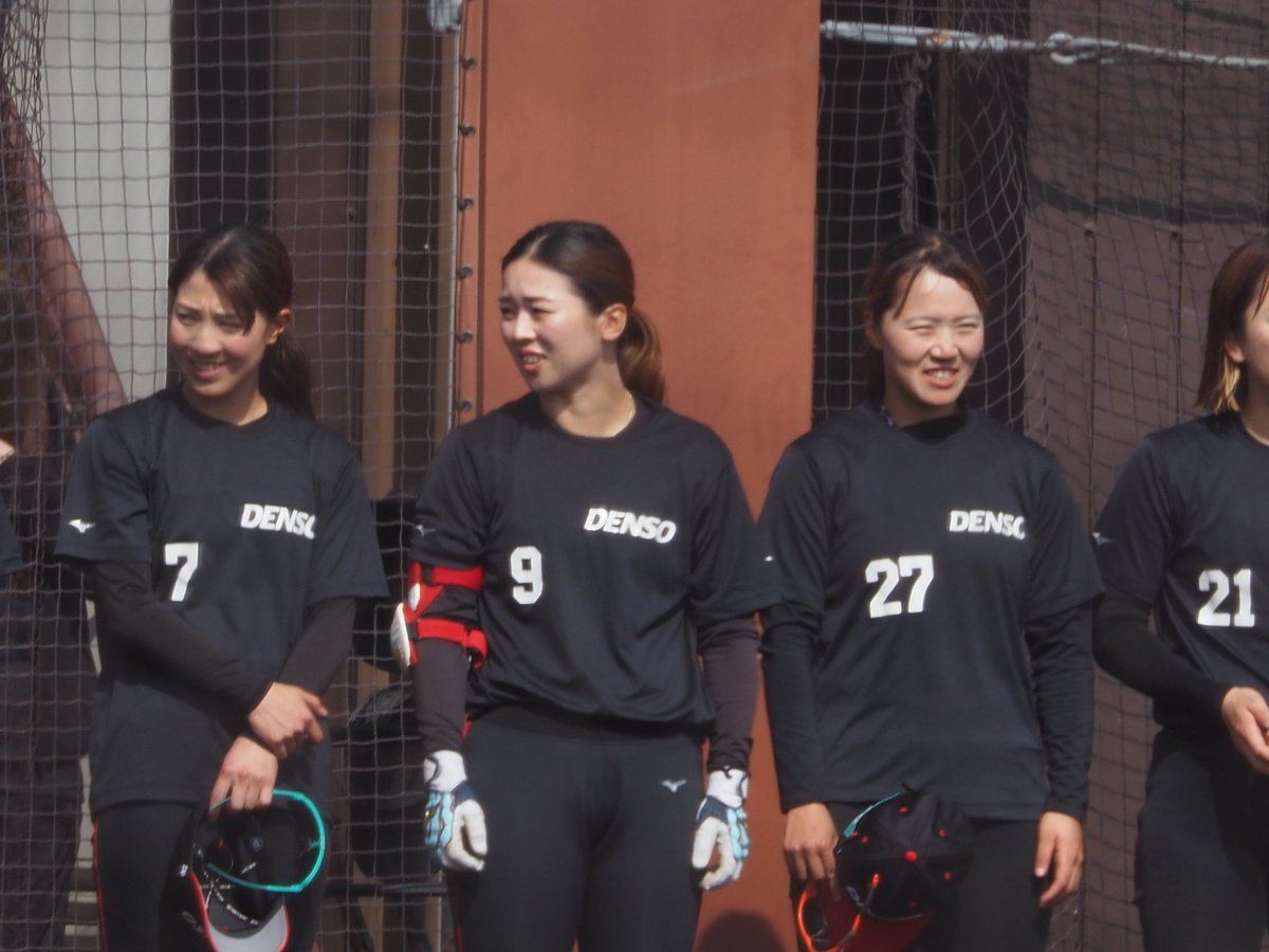 assii77's tweet photo. てかデンソーの整列時に、舟橋選手、川村選手、黒田選手、小島選手の並び見るの実は好きだったんだよね🥲
この4 人見てると結構面白い(笑)
そんな4 人���んな出てしまうのが辛い😞
けど、みんなそれぞれ次の場所で頑張って欲しい！ https://t.co/UlaABSURVb