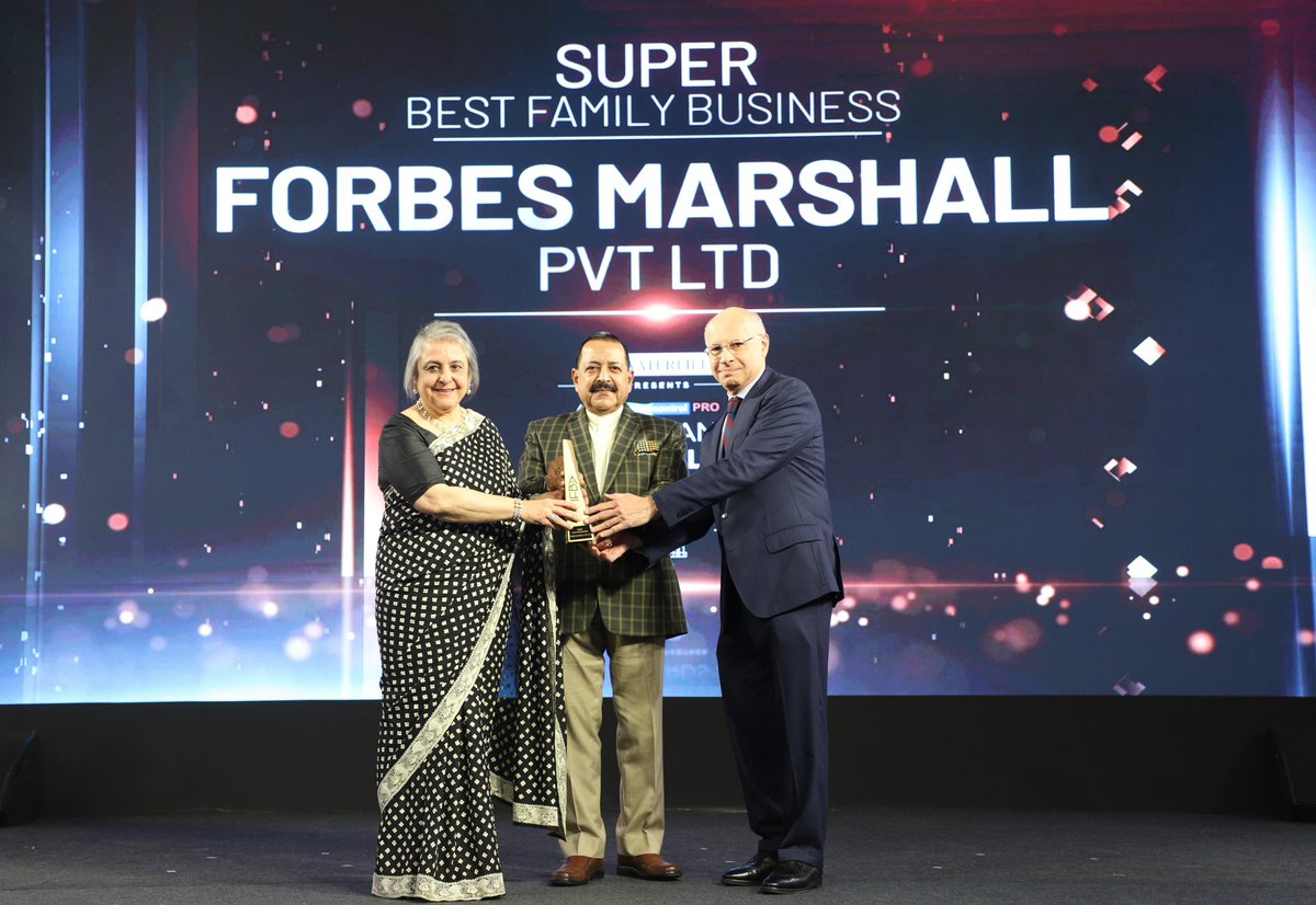 DrJitendraSingh's tweet photo. Presented “India Business Family Awards 2023”. “Family-owned businesses are a remarkable testament to India's conventional entrepreneurial legacy and have consistently made significant contribution to the nation’s economic growth”. https://t.co/TFa13yZZrr