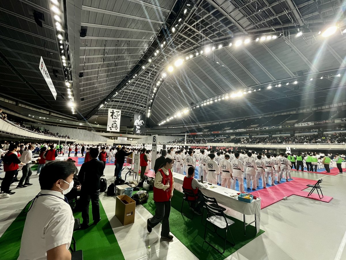 第56回全日本大会・2024極真祭が開催され、西湘支部からも5名の選手が出場しました！
おかげさまでいい大会になりました。
ありがとうございました！