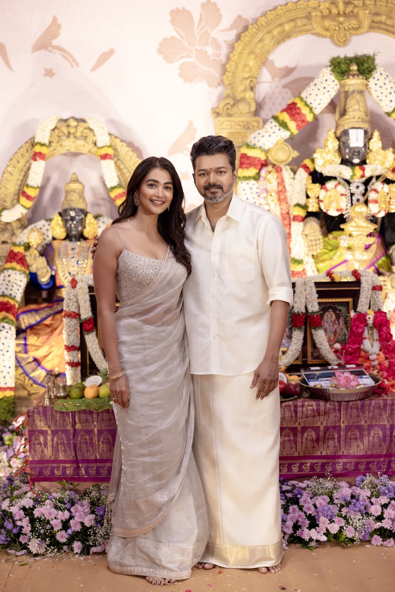 SarthakSh12's tweet photo. Which movie will be blockbuster ♥️?
LIKE - #Pushpa2
RT - #Thalapathy69
COMMENT - #TheyCallHimOG
Comment Your Favourite...
#Pushpa2TheRule
#Pushpa2TheRuleOnDec5th
#PushpaPartner https://t.co/f7EzTEo8gO