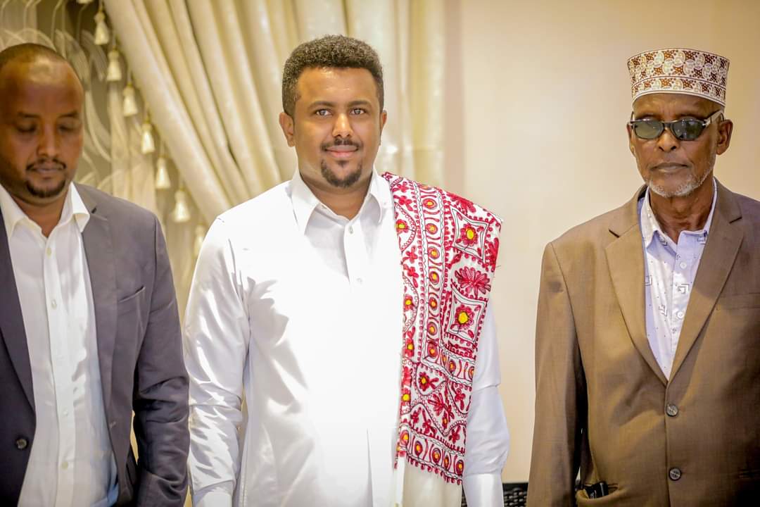cabdiraxmanmid's tweet photo. Waxaan xalay kala qeybgalay xaflad aqoonyahanka & dhalinyarada Beelaha Habar-cafaan ee deeegaaanka ku ah Gobalka Maroodijeex ugu dabbaaldeggayeen #guushii #doorashada #madaxtooyada iyo #Guushii #Xisbiyada #KAAH & #WADDANI oo ka qabsoomtay Hotel Safari, Hargeysa. https://t.co/CzlPWhCrg6