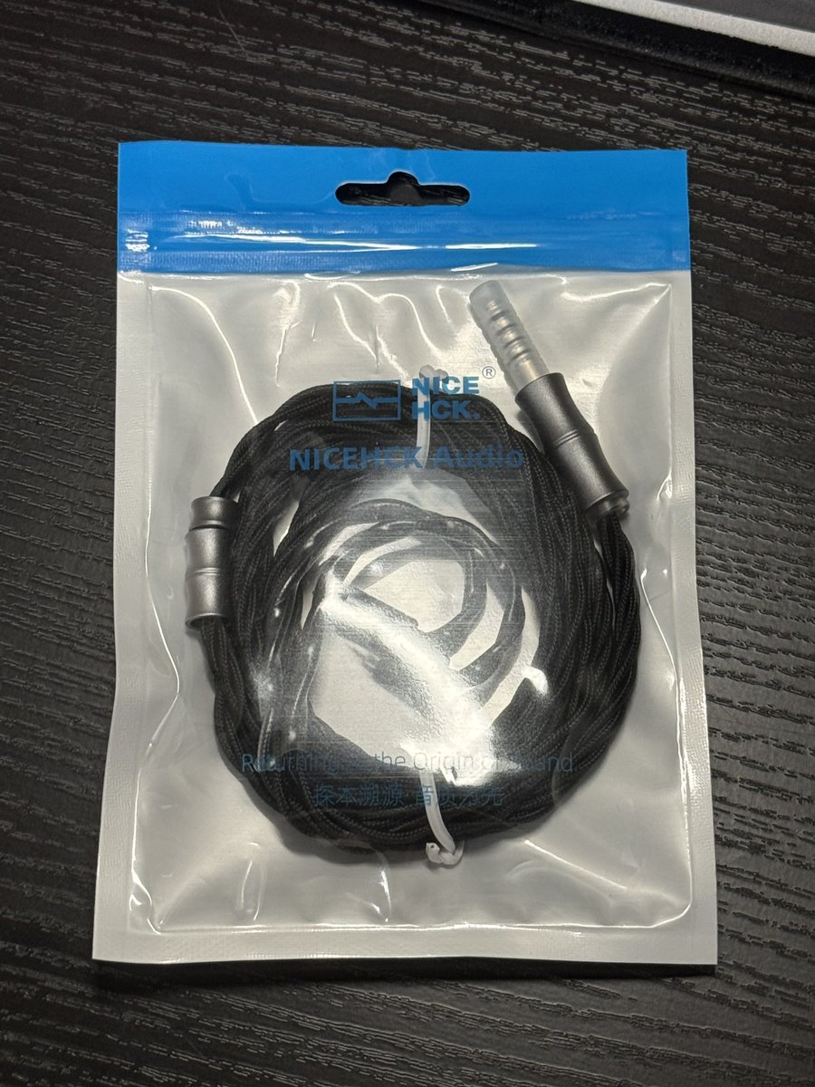 yu_san9051's tweet image. 第壱陣初回オーダーがこれで全て到着✨

NICEHCK  blackjam 4.4mm 2Pin

dd HiFi  c2023 

いっきにケーブルが増えて第二陣で最低でも1組ケーブル…
バッグの作りしっかりしてる✨
第弐陣は明後日ぐらい到着で第参陣は来週来れば嬉しい☺️
#ポタオデ 
#有線イヤホン 
#リケーブル 
#NICEHCK 
#ddhifi