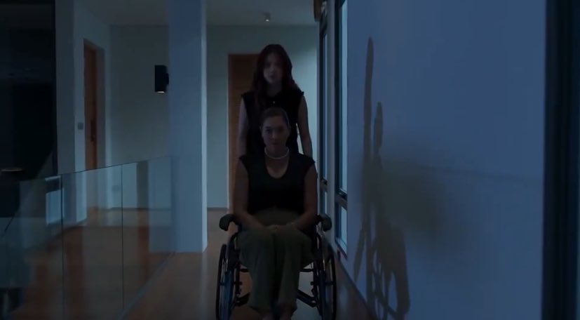 Takox0's tweet photo. พากันหลอนทั้งแม่ผัวทั้งสะใภ้เลยทีนี้ หนังhorrorแหละนี่ว่า  #ทิชาEP4 https://t.co/DxF8A1mugU