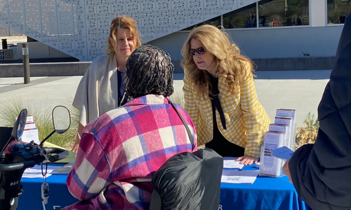 Every single day, our dedicated team strives to right wrongs and change lives throughout Southern Nevada. Discover how you can help advance our mission this #GivingTuesday by donating funds, sharing your skills, or amplifying our message: lacsn.org/givingtuesday