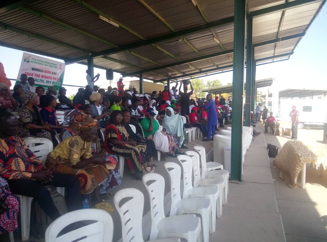 CFHInitiative's tweet image. The Centre for Family Health Initiative (CFHI) joined the #WorldAidsDay road walk organized by @IHVNigeria, FCTA &amp;amp; @CDCgov. Together, we raise awareness, fight stigma, &amp;amp; promote prevention, testing, and treatment. Let's #TakeTheRightPath toward ending HIV/AIDS! #RoadWalk