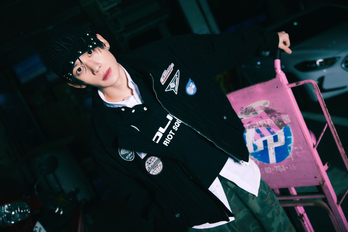 YOUNITE 1ST SINGLE ALBUM ‘Y’
OFFICIAL PHOTO #2
은호 (EUNHO), 스티브 (STEVE)

𝟮𝟬𝟮𝟰.𝟭𝟮.𝟭𝟭 𝟲𝙋𝙈 (𝙆𝙎𝙏) 𝙍𝙀𝙇𝙀𝘼𝙎𝙀

#YOUNITE #유나이트
#은호 #EUNHO
#스티브 #STEVE
#YOUNITE_Y