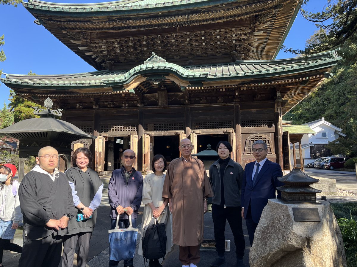 UniLeaf2's tweet photo. 【#鎌倉 #建長寺 #さわる模型　お疲れ様会】
見えない人も触ってわかる仏殿模型のお披露目から半年、久々に集まり完成を喜び合いました。
一部滞っていた事務作業も終え、ようやく一区切り。待ちわびたこの日、応援くださった皆様に改めて感謝申し上げます。 https://t.co/DTt2oIusCu