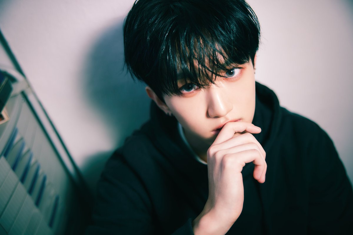 YOUNITE_offcl's tweet photo. YOUNITE 1ST SINGLE ALBUM ‘Y’
OFFICIAL PHOTO #2
경문 (KYUNGMUN), 시온 (SION)

𝟮𝟬𝟮𝟰.𝟭𝟮.𝟭𝟭 𝟲𝙋𝙈 (𝙆𝙎𝙏) 𝙍𝙀𝙇𝙀𝘼𝙎𝙀

#YOUNITE #유나이트
#경문 #KYUNGMUN
#시온 #SION
#YOUNITE_Y https://t.co/gDFfnoCStz