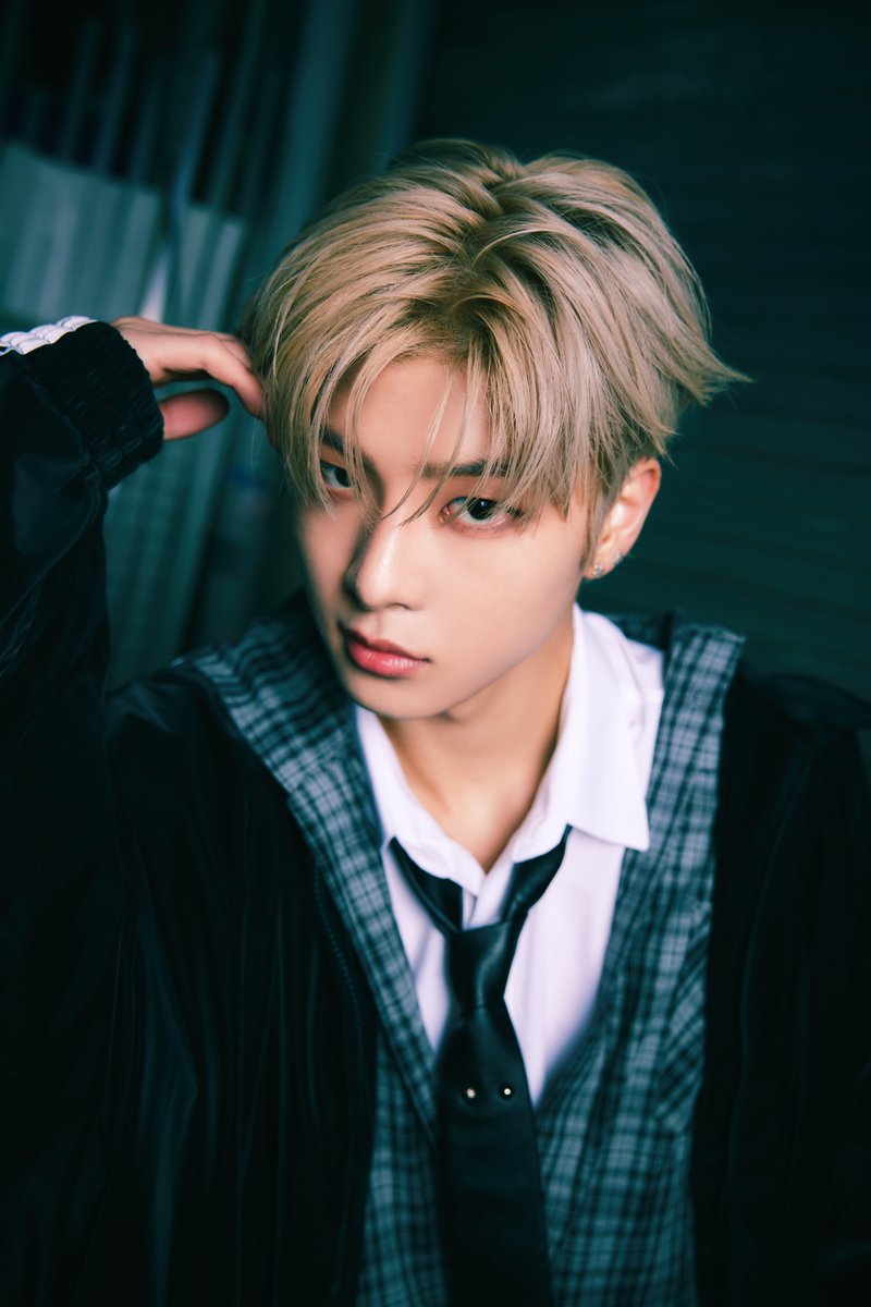 YOUNITE_offcl's tweet photo. YOUNITE 1ST SINGLE ALBUM ‘Y’
OFFICIAL PHOTO #2
경문 (KYUNGMUN), 시온 (SION)

𝟮𝟬𝟮𝟰.𝟭𝟮.𝟭𝟭 𝟲𝙋𝙈 (𝙆𝙎𝙏) 𝙍𝙀𝙇𝙀𝘼𝙎𝙀

#YOUNITE #유나이트
#경문 #KYUNGMUN
#시온 #SION
#YOUNITE_Y https://t.co/gDFfnoCStz