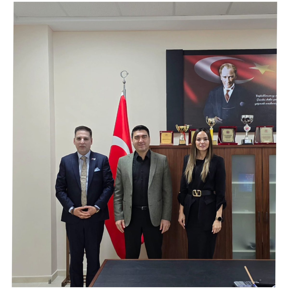 konyaaltiugur_'s tweet photo. KURUM ZİYARETLERİMİZDE AĞIZ VE DİŞ SAĞLIĞI HASTANESİ'NE MİSAFİR OLDUK💜
Ahatlı Ağız ve Diş Hastanesi'ne misafir olduk. Erken Kayıt avantajları hakkında sohbet ettiğimiz ziyaretimizde Başhekim Dt.Murat YILMAZ 'a misafirperverlikleri için teşekkür ederiz.💐 

 #UğurluOlmak https://t.co/WYaDjYPZwJ