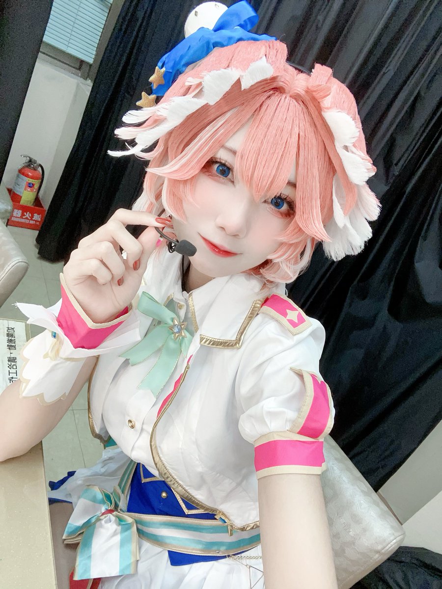 bagel_173's tweet photo. VTuberコスプレ撮影会 x ライブ🎤楽しかった✨
ホロライブのみんなと踊ったよー‼️

2024.11.30

#hololive #holoX #ホロライブ #鷹嶺ルイ #ルイ姉みてみて #コスプレ #cosplay
#1130ステージで輝くAlive_in_The_Light https://t.co/i3Wg3f6pvx