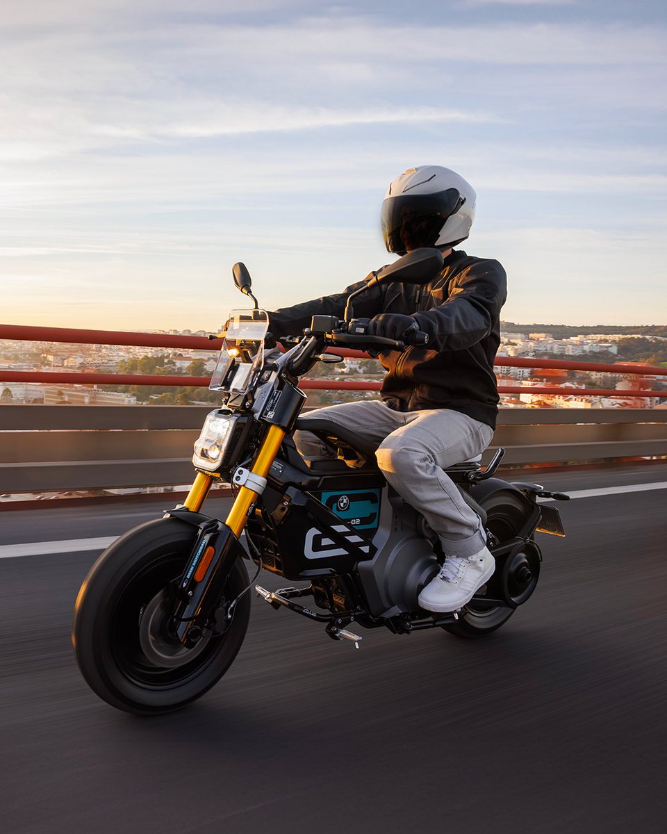 motoves's tweet image. Percorri la tua strada, lascia il tuo segno. Con il BMW #CE02   potrai sprigionare il tuo vero spirito Loud.
    #BeLoud #PluggedToLife #BMWMotorrad #motovesfamily