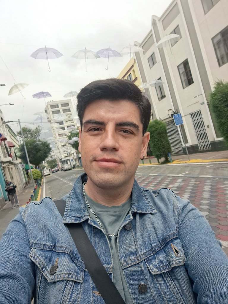 Quito me enseñó ese camino de la historia que hoy recorro, ¿cómo no amar cada uno de sus rincones? 💙❤️💙