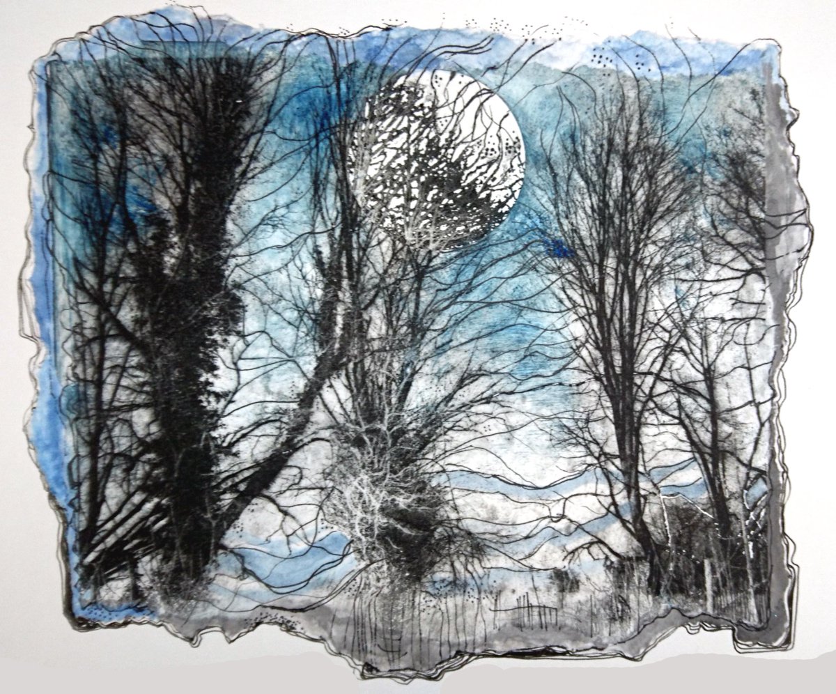 RuthMcDonald1's tweet image. to continue the Winter theme - here is my etching "Moonlit Landscape " showing the cold moon and the silhouettes of the trees in the woods #woodland #WinterAhead #etching #printmaking #trees #silhouette #moon #moonlight #artwork #tuesdayvibe  #artist #woods #Kent #love #December