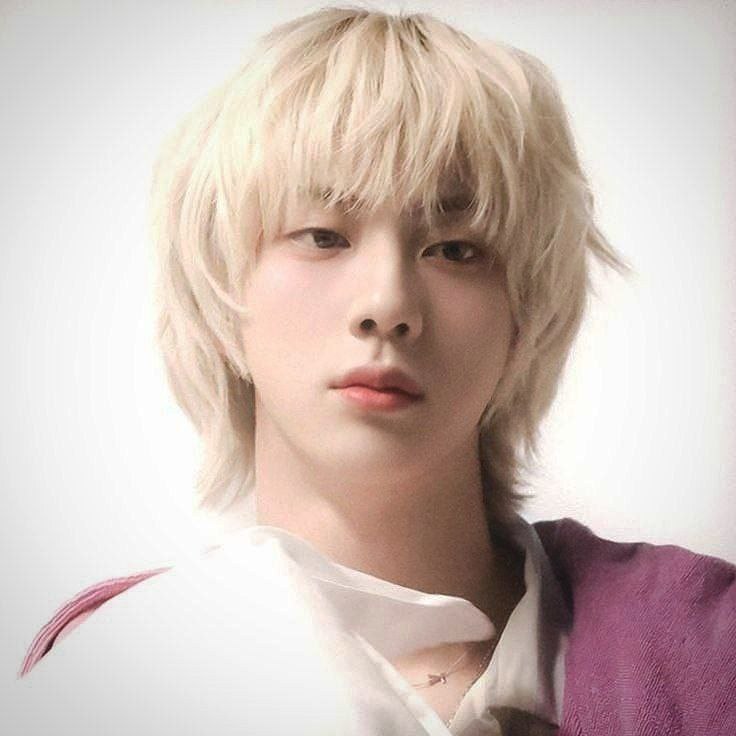 The world will never have enough words to describe my love for you ‹𝟹
Happy Biretday Jin🩷