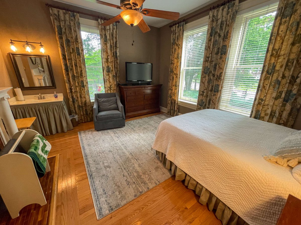 RMHC Knoxville tweet media