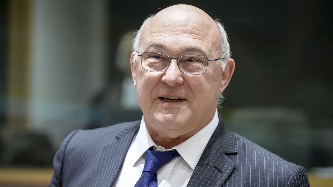 LBleuBlancRouge's tweet photo. 🚨ALERTE INFO - Emmanuel Macron souhaite nommer Michel Sapin avant Noël, mais l’extrême-gauche s’y oppose car ce serait une entrave à la laïcité. 

Sources : @Pediavenir et @sandruisseau https://t.co/Jw3CCqPb1G