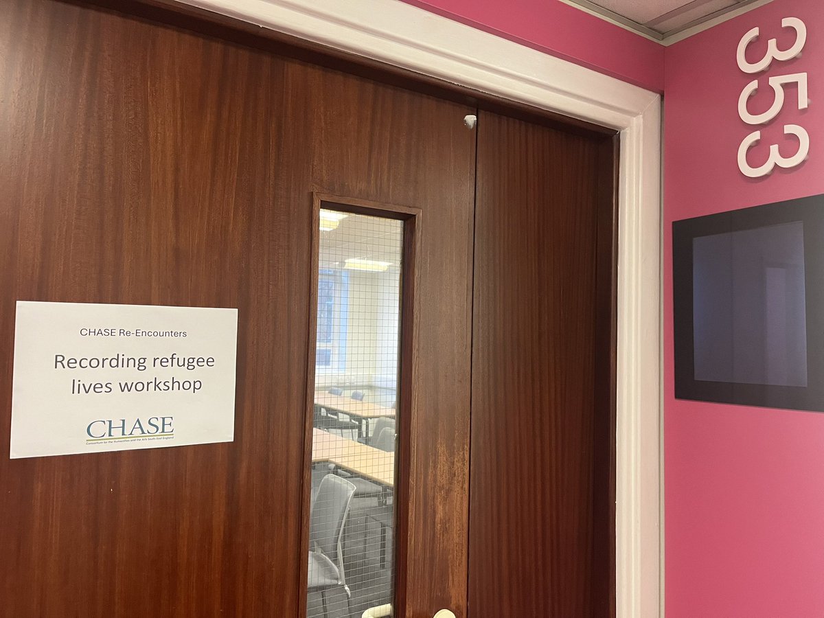 AmritaDasGupta9's tweet image. Holding the @CHASE_DTP Refugee Justice Network for a Borderless World workshop “Recording Refugee Lives” at @BirkbeckUoL today.