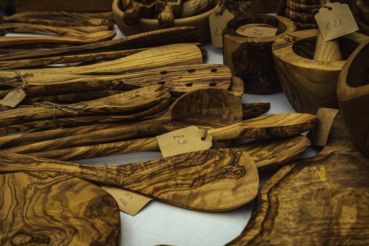 Explore York’s largest gathering of independent traders at Shambles Market! 🛍️

Fresh produce, unique gifts, and local crafts await. Dive into York’s shopping paradise and support our community. 💚

visityork.org/business-direc…