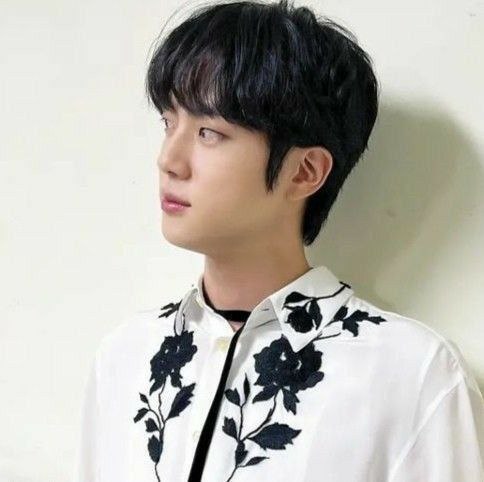 ممنونم که به دنیا اومدی، که دووم اوردی و بهمون یاد دادی باید تلاش کنیم
Happy Biretday Jin 
#HappyJinDay
#HappyBirthdayJin
#JINDAY