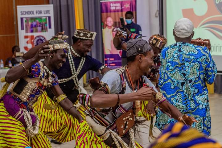 SchoolforLifeG1's tweet photo. Catch a glimpse of cultural performance by the Tamale Youth Home cultural troupe at our 30th Anniversary Launch.
#SchoolforLifeGhana
#SchoolforLifeAt30
#SfLGhana
#SfLAt30
#SfL_FromDarknessToLight
#SfL_ABeaconSoBright https://t.co/wjsJYeNhgt