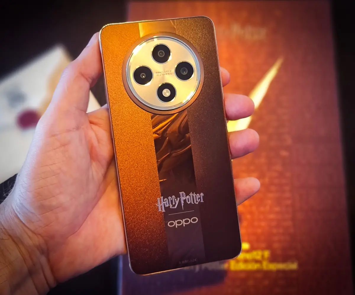 PixelcoTech's tweet image. De Muggles a Magos, OPPO revoluciona los smartphones con su edición de Harry Potter - Pixelco Tech pixelcoblog.com/2024/12/de-mug…