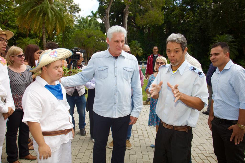 Reafirmamos el compromiso de #Cuba con la defensa de la inclusión, el respeto, el cuidado y protección de los derechos de las personas en situación de discapacidad. Hoy celebramos su Día Internacional con la gran obra de la Revolución y la responsabilidad de seguirla ampliando.