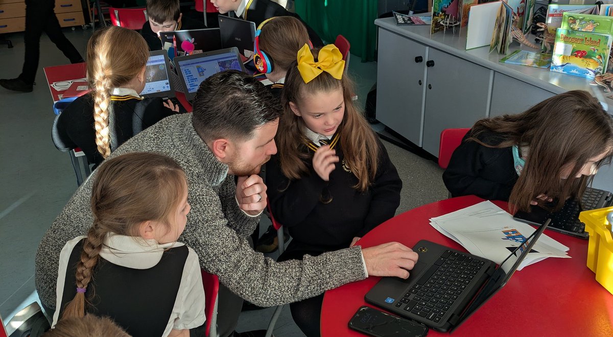 mulgrew_ciara's tweet image. Great to visit @ctrps1 & see the impact the fantastic EY #volunteers are having on the pupils participating in the @bitcni #TimeToCode programme! #InspiringFutureGenerations #TalentPipeline ❤️💻❤️ @DarrenBayliss_