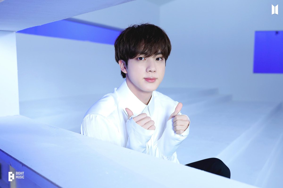 animheenim's tweet photo. Jin ssi Happy birthday Bro
🎉🎉🎂🎂🎂🎈🎈🎈
#OurHappinessJinDay
#SuperstarJinDay
#WorldwideHandsomeJin
#YouAreLovedJin
#RunningWildWithJin
#IllBeThereForJin
#YoureOurSoulJin
#AnotherLevelWithJin
#OurRayOfLightJin
#3YearsWithSuperTuna
#HappyJinDay
#HappyBirthdayJin
#JINDAY https://t.co/mitv333cCW