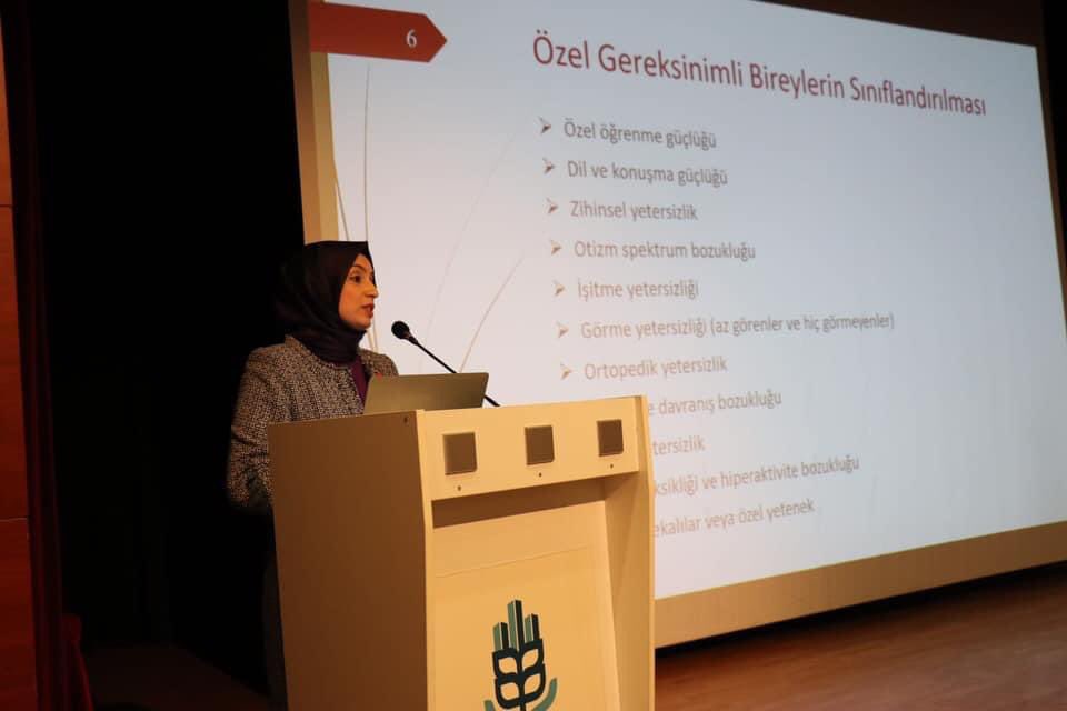 Basaksehir_Mem's tweet photo. 3 Aralık Dünya Engelliler Günü İlçe Programı ve Müdürlüğümüz ile Türkiye Beyazay Derneği Başakşehir Şubesi iş birliğiyle düzenlenen Engelleri Birlikte Aşalım ”Engelsiz Bir Dünya Hayal Ediyorum” temalıı“3 Aralık Dünya Engelliler Günü Resim Yarışması” Ödül Töreni gerçekleştirildi. https://t.co/BGi0InUCB0