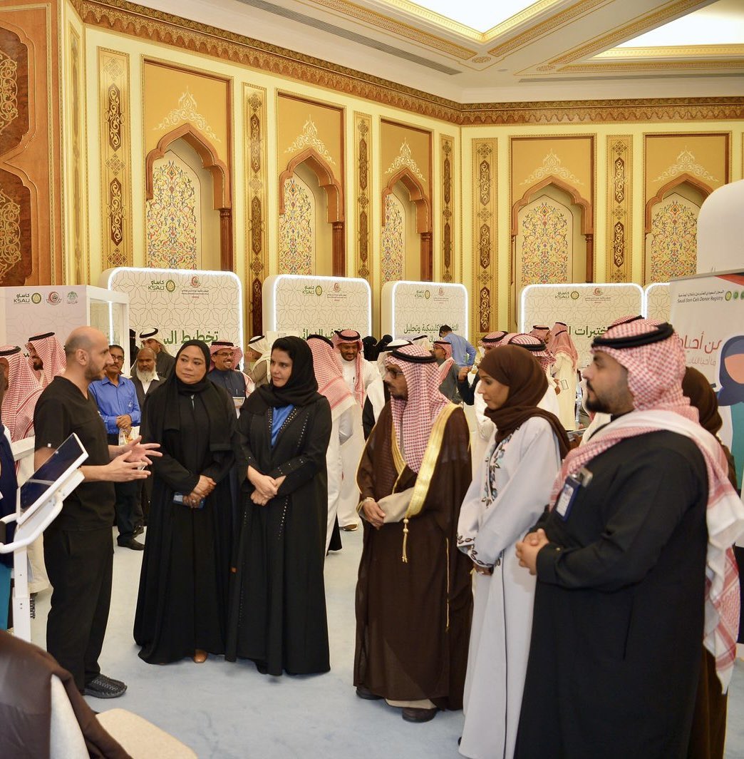 ShuraCouncil_SA's tweet photo. قدم معالي #رئيس_مجلس_الشورى الشيخ الدكتور عبدالله بن محمد بن إبراهيم آل الشيخ شكره وتقديره لصاحب السمو الملكي الأمير عبدالله بن بندر بن عبدالعزيز وزير الحرس الوطني، وقال معاليه أمام الحضور من أعضاء مجلس الشورى لقافلة التطوع الصحي التي نظمتها الشؤون الصحية بوزارة الحرس الوطني بالتعاون مع جامعة الملك سعود بن عبدالعزيز للعلوم الصحية في مقر مجلس الشورى، أنَّ هذه القافلة تجسد أنموذجاً مشرفاً للمسؤولية المجتمعية وكذلك بما تحمله من تعزيز للوعي الصحي لدى كافة فئات المجتمع من أجل المحافظة على جودة الحياة الصحية والوصول إلى مجتمع حيوي، مقدماً شكره لجميع العاملين في المجال الصحي على ما يبذلونه لخدمة الوطن والمجتمع.