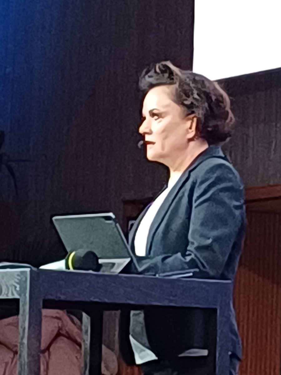 Nyt kysytään Mitä sosiaali- ja terveyspolitiikassa oikein tapahtuu <a href="/tiedekulma/">Tiedekulma</a> Pienituloisuus on kasvanut pitkään ja leikkaukset lisäävät köyhyyttä ja näkyvät esim. asumisen ongelmina, sanoo <a href="/Efecto2030/">Minna Kivipelto</a>