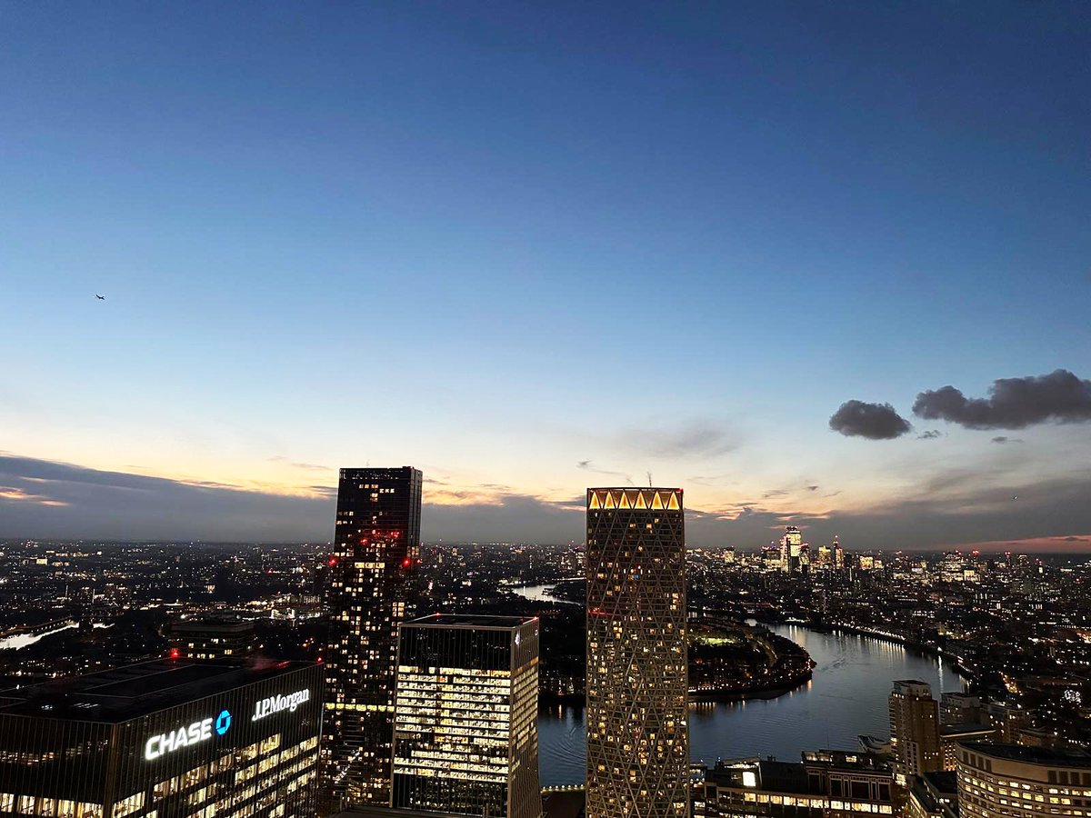 AlandaleUk's tweet photo. 📸 Stunning skyline views from one of our incredible site projects! 🏗️🌇

These breathtaking shots showcase the heights our team is reaching, both literally and in our work. Proud to see the city from a whole new perspective.

#SkylineViews #ConstructionLife #BuildingTheFuture https://t.co/G05k3v7yV6