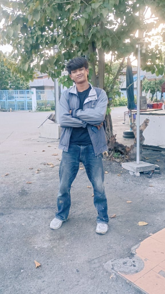 oplm148059's tweet photo. ทำงานจนลืมตัวหมดละเห้อ https://t.co/57VRt1tAFa