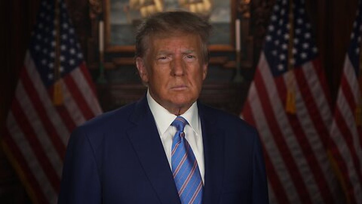 Cannavesting's tweet image. Would be no better time for Donald Trump to drop the Cannabis Reform video than during #MJBiz conference this week😂💨🇺🇸🚨

$MSOS $TCNNF $GTBIF $AGFY $VRNOF $CURLF $AYRWF $HITI