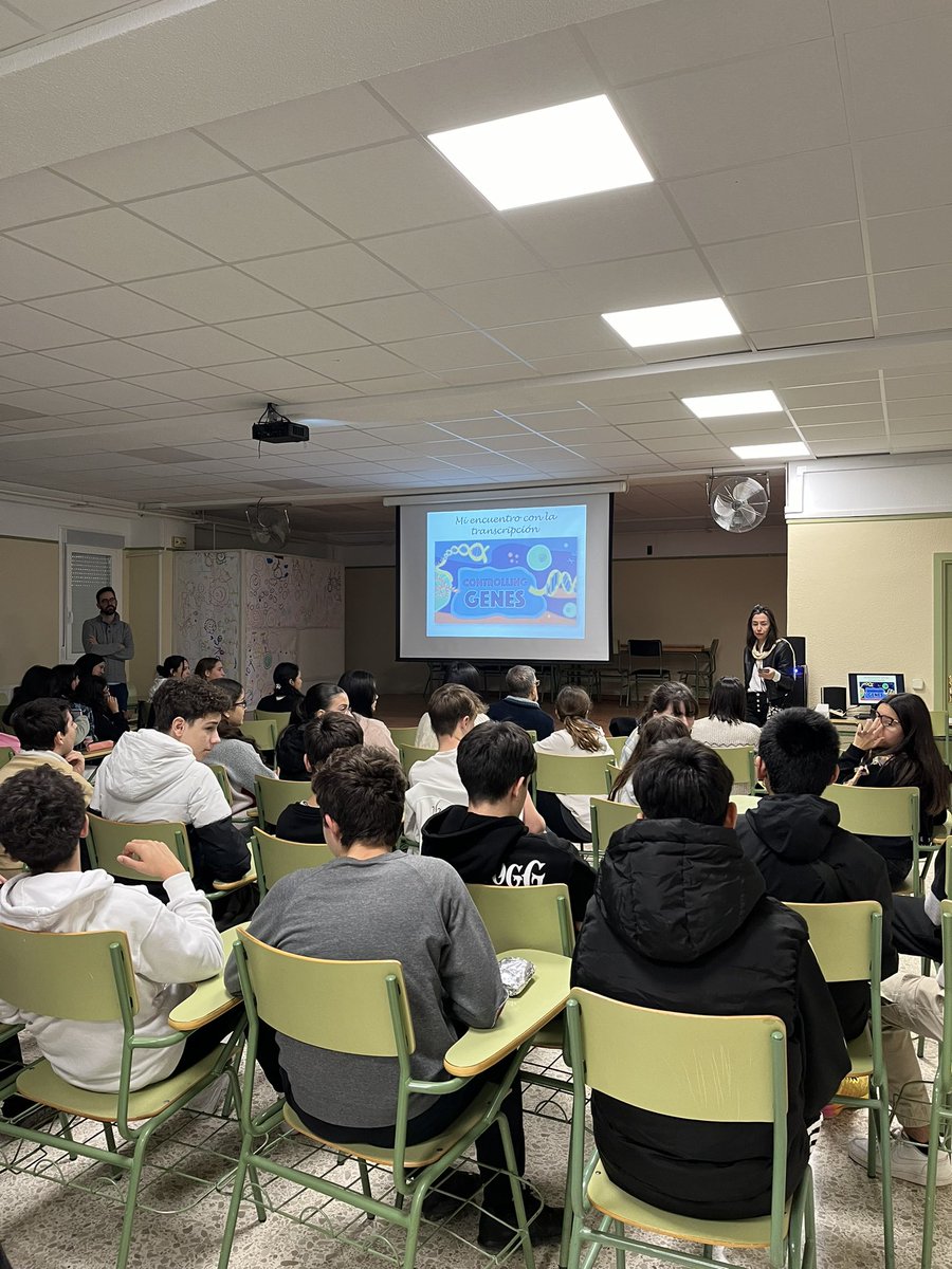 Hoy hemos estado en el IES Santa Eugenia para hablar a los estudiantes de 3º de la ESO sobre nuestra actividad en el laboratorio y animarles a venir a conocernos al <a href="/IIBmCSICUAM/">IIBM</a> bajo la iniciativa #CientíficosEnPrácticas 🗣️👩🏻‍🔬
<a href="/CCHS_CSIC/">Ciencias Humanas y Sociales (CCHS - CSIC)</a> 
<a href="/aeac_science/">AEAC</a> 
<a href="/EIC_DiBaN/">EIC_DiBaN</a>
