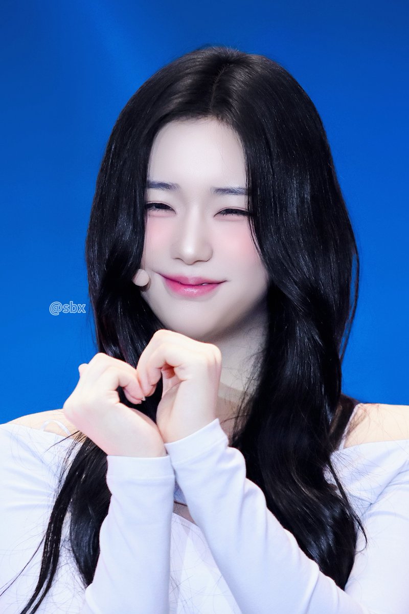 sbx_ilt's tweet photo. 240820
생일 축하해요🍑💕

#KimChaeYeon #김채연 #チェヨン
#tripleS #트리플에스 #トリプルS
#BabyPeach_ChaeYeon_Day https://t.co/5RRPQNUXmp