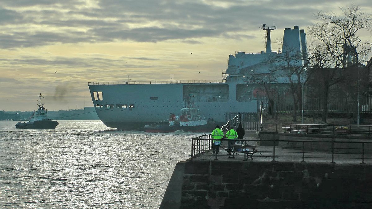 mersey_shipping's tweet photo. RFA Fort Victoria switching docks earlier, from Dock No.5 to the Wet Basin at Lairds.  She has helped out of the dock and into the basin by tugs VB Donau, VB Phoenix, VB Serviceman and VB Sandon.
Video:- https://t.co/g93cQYb0sE
#fortvictoria #rfa #a387 https://t.co/6au4AgHtZl