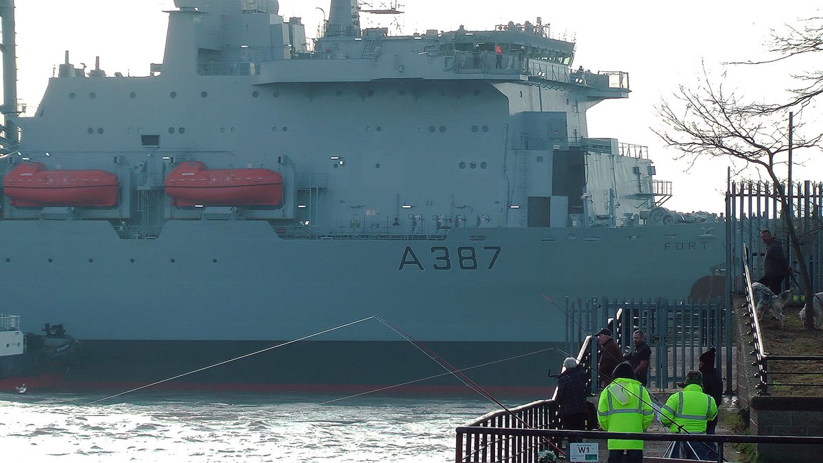 mersey_shipping's tweet photo. RFA Fort Victoria switching docks earlier, from Dock No.5 to the Wet Basin at Lairds.  She has helped out of the dock and into the basin by tugs VB Donau, VB Phoenix, VB Serviceman and VB Sandon.
Video:- https://t.co/g93cQYb0sE
#fortvictoria #rfa #a387 https://t.co/6au4AgHtZl