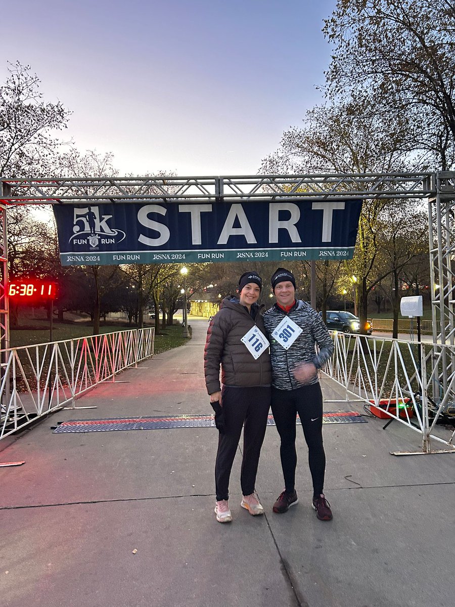 This morning, Bernadette &amp; Dennis completed the 5K Fun Run in support of the RSNA Research &amp; Education Foundation! The funds raised help advance radiology research and education, a cause that’s close to our hearts. 💖 Swing by our booth at 4946 at RSNA to see what’s new. #RSNA24