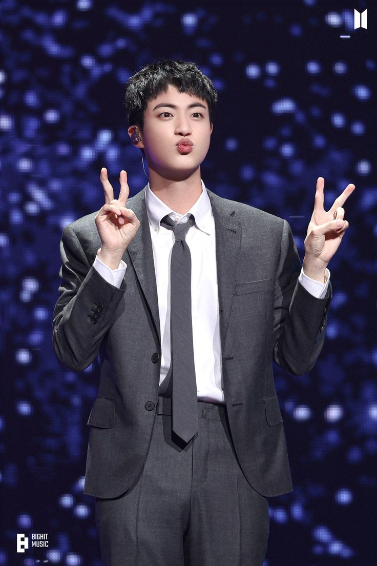 BTSCostaRica7's tweet image. Feliz Cumpleaños a Seokjin 💜✨🥳🎂
Hoy celebramos no solo el día que naciste, sino también la increíble persona que eres. Nos llena de alegría escuchar tu música, ver todo lo que haces y cómo sigues brillando con esa luz tan única.+

#HappyJinDay
#HappyBirthdayJin
#JINDAY