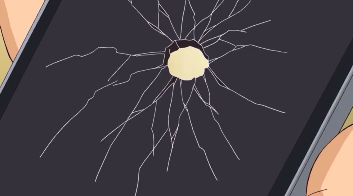 극장판 로고에도 총알 자국이 있음
진짜 히로미츠 휴대폰 흔적인가봐…