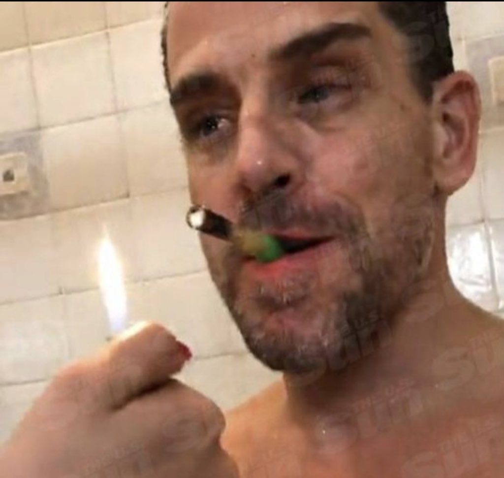 deeJseg1's tweet photo. @BlackNPower Grand Rising,  who is smoking crack 🚬 this am 🤣 #HunterBidenPack #HunterBiden #HunterBidenConvictedFelon #HunterBidenVerdict #FJBiden #fjb #bidenIsAJoke #BidenOldFart #1994crimebill #BIDENILLEGALSFIRST #Reparations #jimcrowjoe #DNCISCORRUPT #newsmediaiscorrupt #GOPISCORRUPT https://t.co/4QKSwey6uP