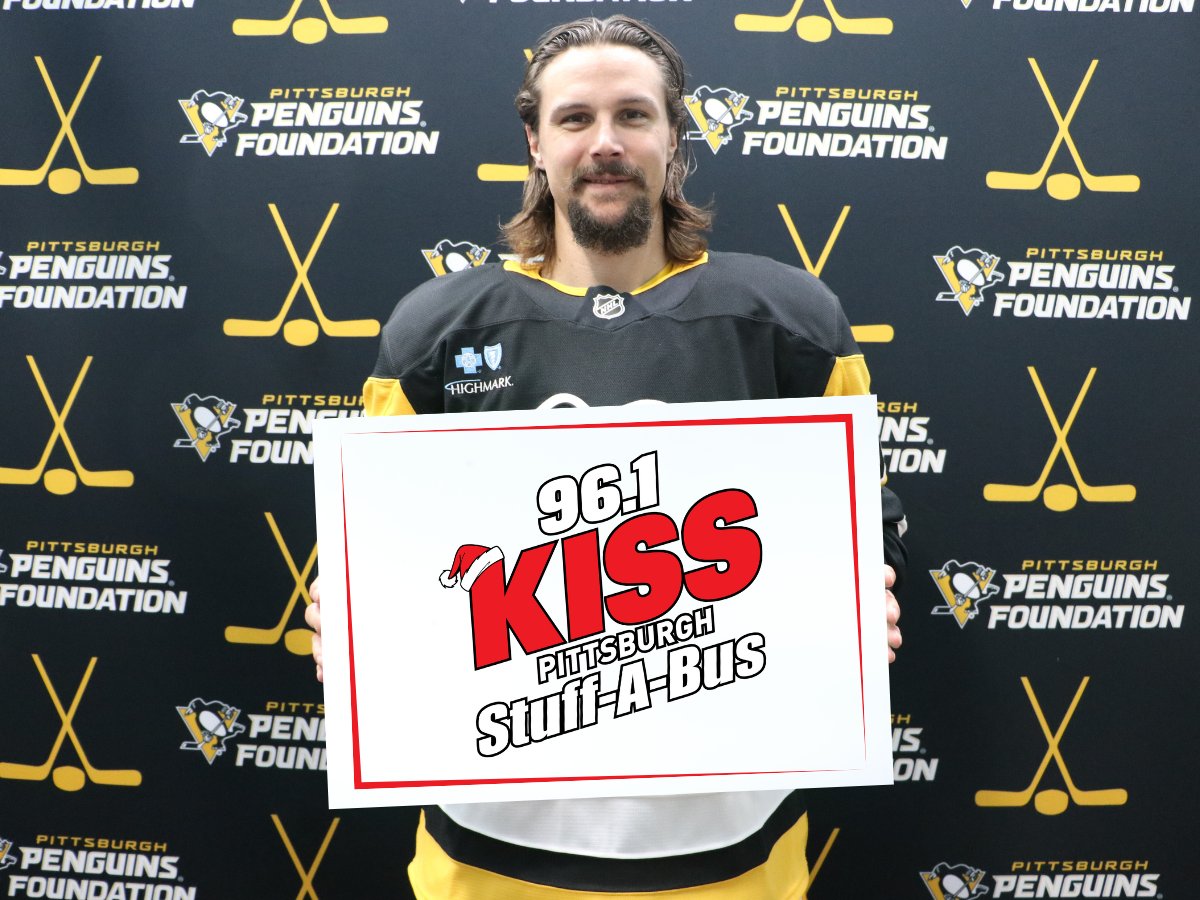 Today is #GivingTuesday &amp; we're joining forces with <a href="/USMarineCorps/">USMC Recruiting</a> &amp; <a href="/961KISS/">961 KISS</a> to support Stuff-A-Bus for another amazing year!

Assist this *hat-trick*:

🎁Donate a toy
🚍Donate at Stuff-A-Bus in Robinson Town Centre, now - Dec 6.
🎄Support Stuff-A-Bus with an online donation