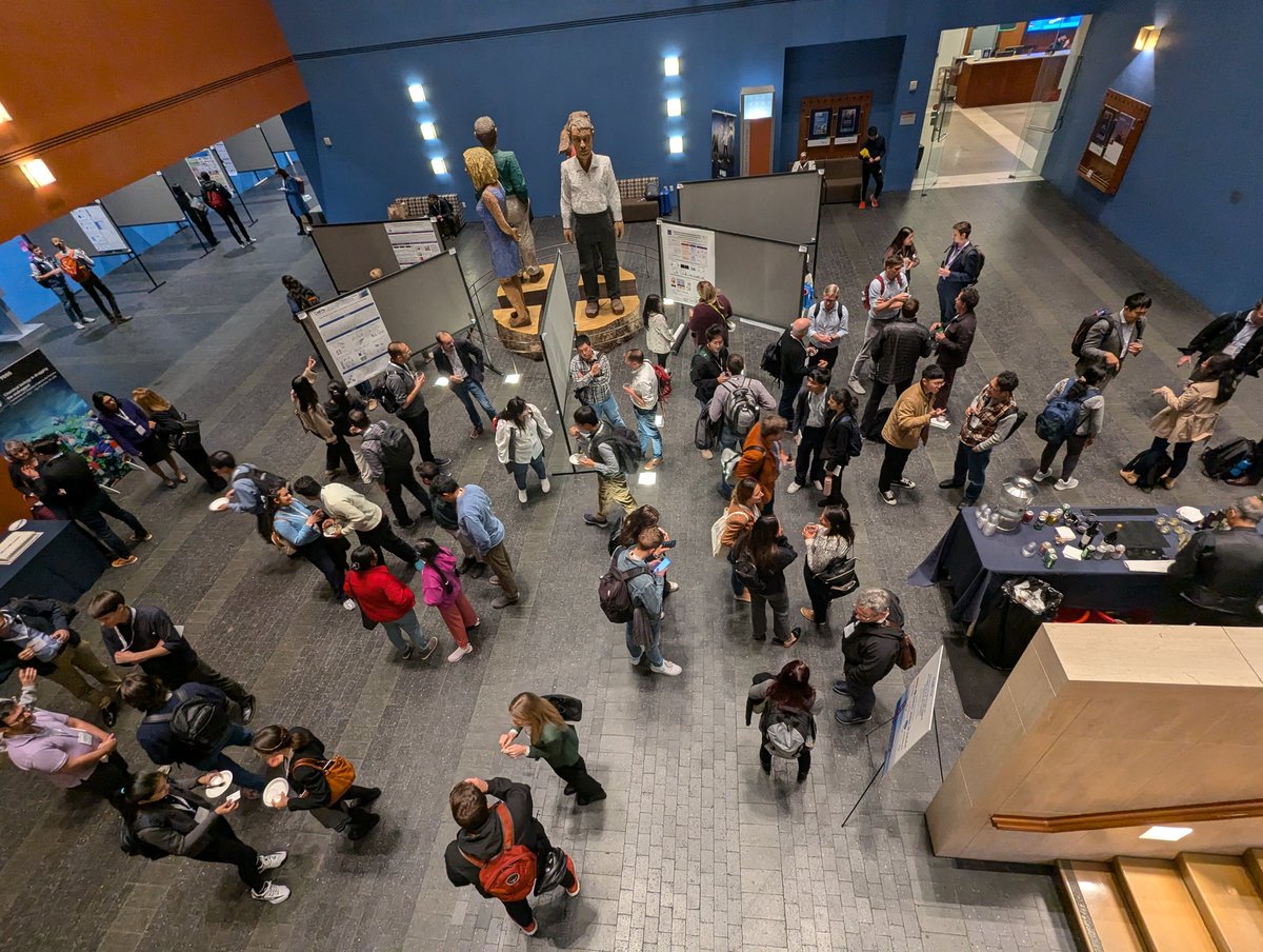 CellSymposia's tweet image. Kicked off #CSChemBio2024 with an outstanding opening keynote by Kevan Shokat @kevansf and anniversary celebrations for @CellChemBiol (30th) and @CellPressNews (50th) at the welcome reception with our partners @UCSF. @Cancer_Cell